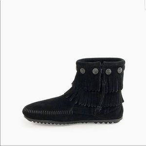 Minnetonka Double Fringe SideZip Boot stud detail